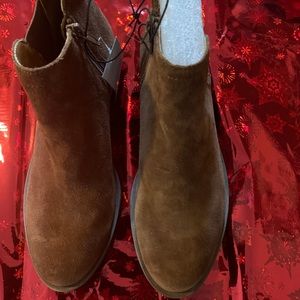 Kensie Garry Grey Suede Boots Size: 6.5